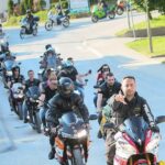 Sijalica visi na kablu na pješačkoj stazi FOTO