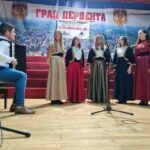 Fabrika namještaja “Standard” Prnjavor doniraće 250 klupa za pet ustanova u Prnjavoru i dom „Rada Vranješević“ u Banja Luci