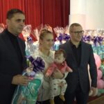 Svaka čast: Srednjoškolci sakupili 250 novogodišnjih paketića za djecu iz socijalno ugroženih porodica