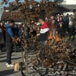 Štrpci kod Prnjavora: Kolektivno pečenje pečenice u novom naselju (VIDEO)