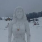 Nastavnici i učitelji sami čistili snijeg da bi put do škole i ambulante u Kokorima bio prohodan FOTO