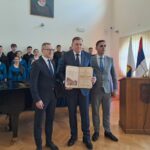 Djeca oduševljeno dočekala Dodika u Prnjavoru – VIDEO