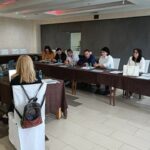 Maturanti proslavljaju matursko veče, mladost i dobro raspoloženje na ulicama Prnjavora