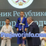 A OD DJEVERA – MAGARAC! Šok svadba kod Prnjavora – mladenci dobili poklon o kojem će se dugo pričati (FOTO/VIDEO)