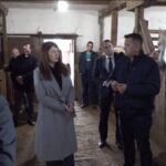 Prnjavorski farmer Dejan Simić osposobio robot za mužu (VIDEO)