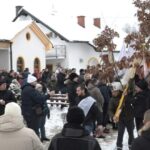 Badnjaci prošli glavnim gradskim ulicama (FOTO/VIDEO)