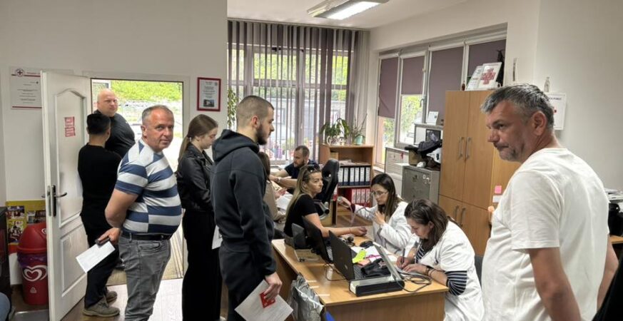 Crveni krst Prnjavor: Prikupljeno 98 doza krvi (FOTO)