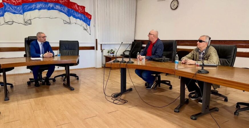 Prnjavor: Tomaลก o podrลกci i personalnoj asistenciji slijepima