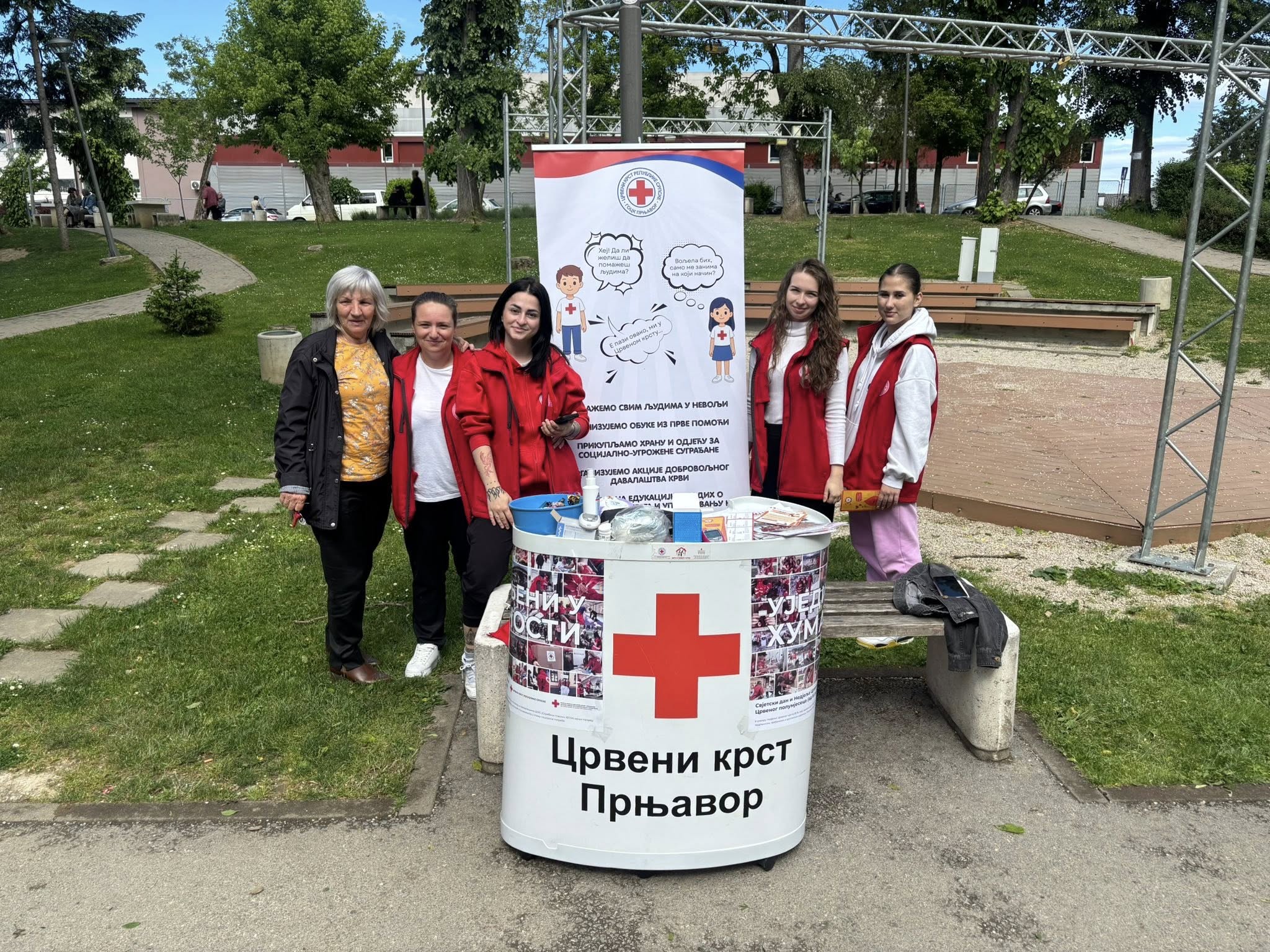 Prnjavor: Volonteri Crvenog krsta organizovali besplatno mjerenje šećera i pritiska (FOTO)