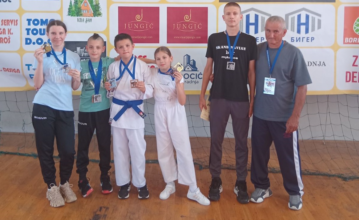 Sjajan nastup KK “Ipon” u Čelincu: Devet medalja za mlade takmičare