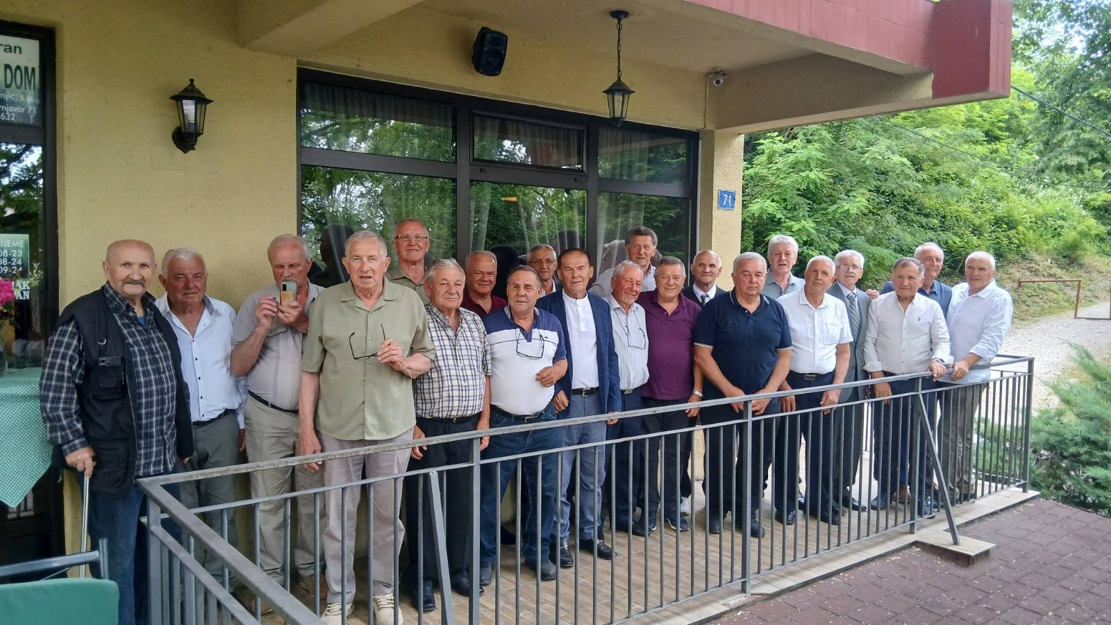 Nakon 54 godine ponovo zajedno: Generacija 1969/72 obilježila susret u Prnjavoru