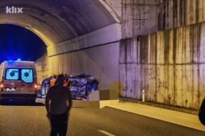 "Za dlaku smo svi mogli poginuti" Utvrđuju se okolnosti stravične nesreće na autoputu Banjaluka-Doboj, OČEVICI U ŠOKU