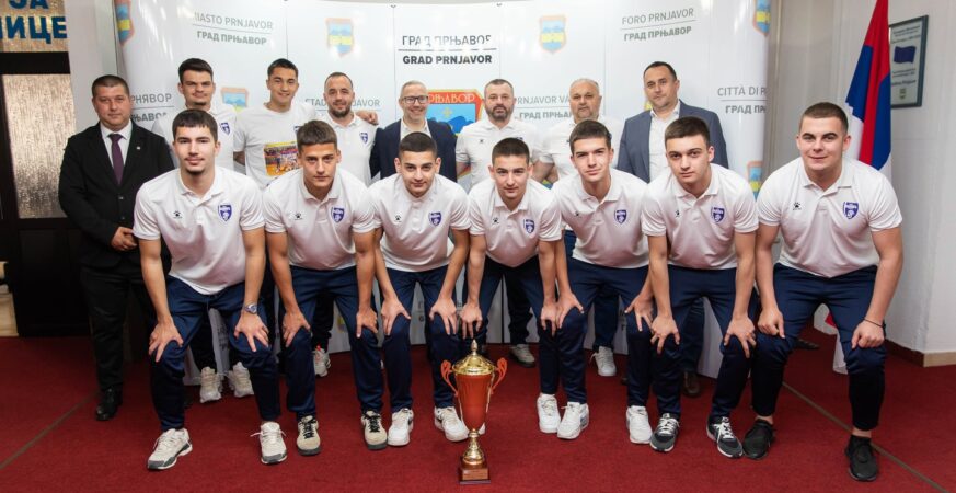 Gradonaฤelnik Prnjavora upriliฤio prijem za juniore KMF โObiliฤโ (FOTO)