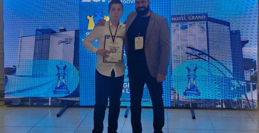 Prnjavorฤanin Nikola Sibinฤiฤ viceลกampion Bosne i Hercegovine u ลกahu