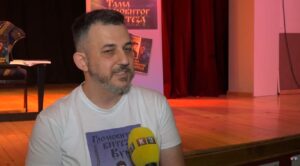 ''Tama gromovitog viteza'' pisca Siniše Tešanovića promovisana u Prnjavoru - Početak dana TV K3