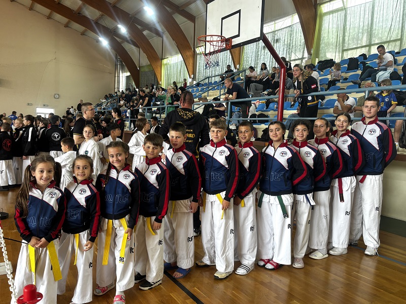 Taekwondo klub iz Prnjavora osvojio 16 medalja na „Bosna Open 2026“ u Cazinu