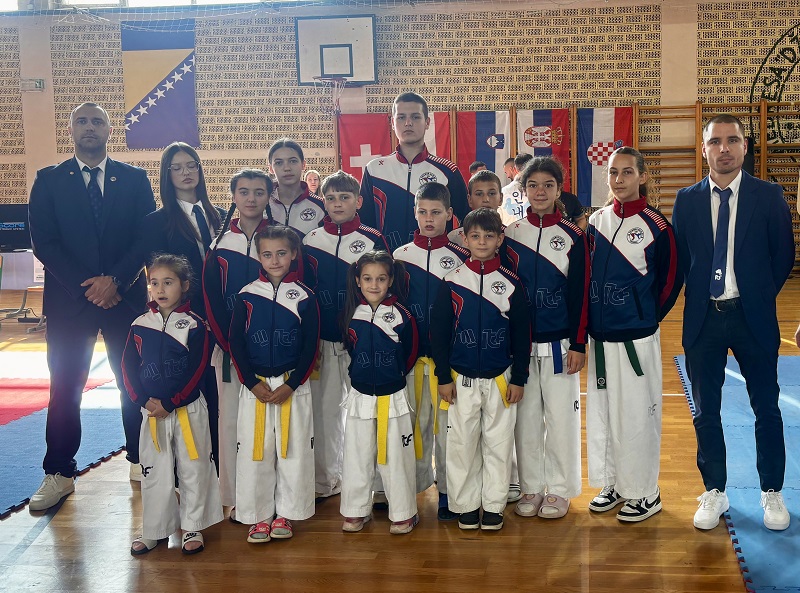 Taekwondo klub iz Prnjavora osvojio 16 medalja na „Bosna Open 2026“ u Cazinu