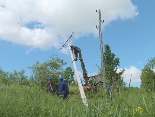 Elektrokrajina Prnjavor završila najveći dio posla na rekonstrukciji dionice srednjenaponskog dalekovoda ka Stanarima (VIDEO)