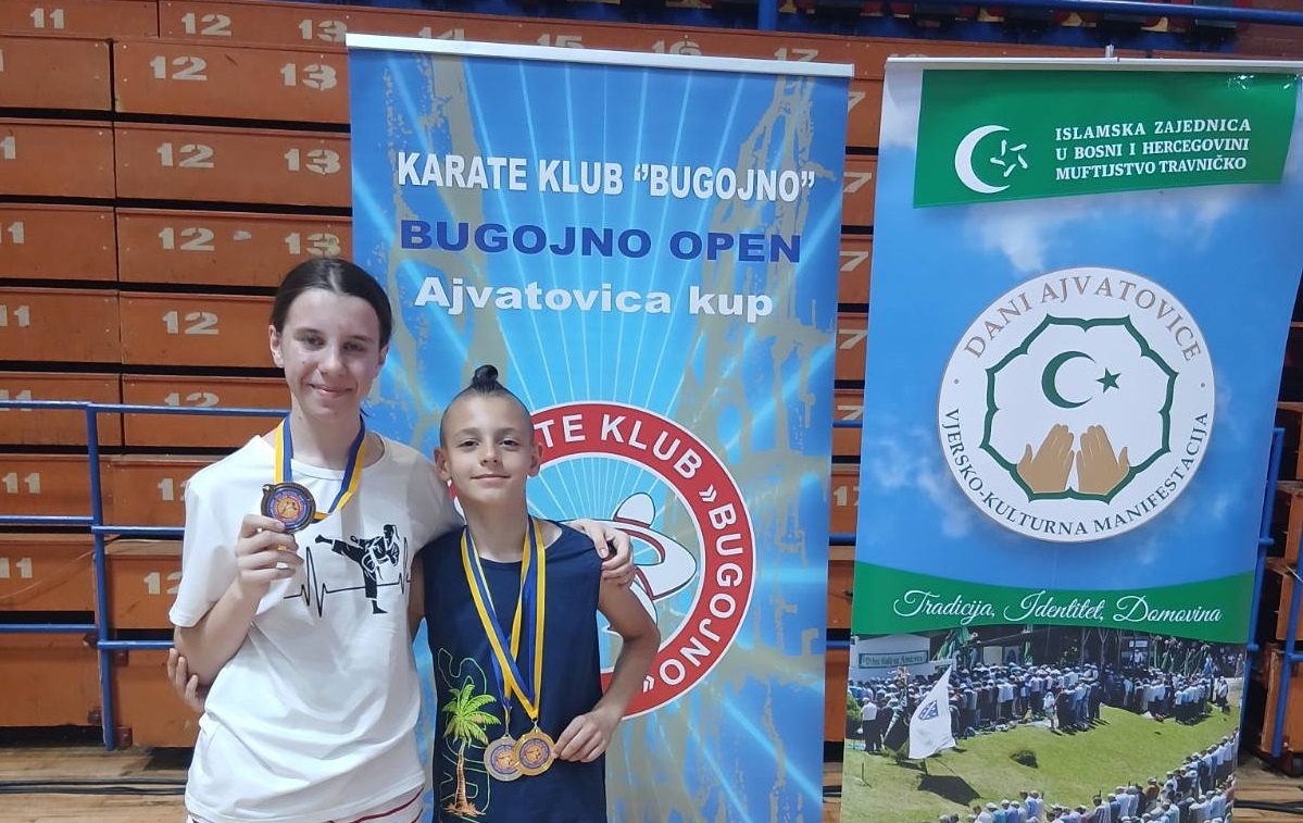 Brat i sestra Jović donijeli su tri medalje u Prnjavor sa karate turnira “Bugojno Open”.