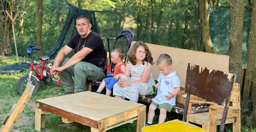 ฤlanovi Moto kluba Prnjavor 07 i ove godine uruฤili pomoฤ srpskim porodicama na Kosovu i Metohiji