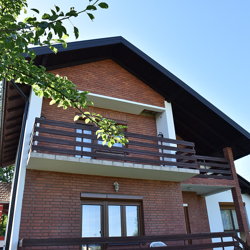 Na prodaju porodična kuća sa 3.737 m² zemljišta u MZ Velika Ilova, 15 minuta od Prnjavora