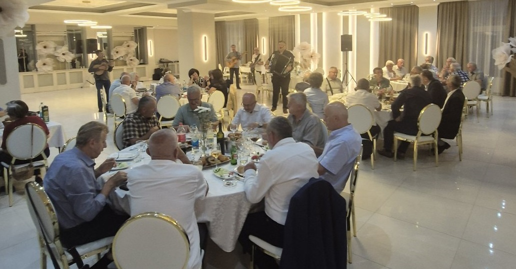50 godina mature prve generacije maturanata u Hotelu Nacional
