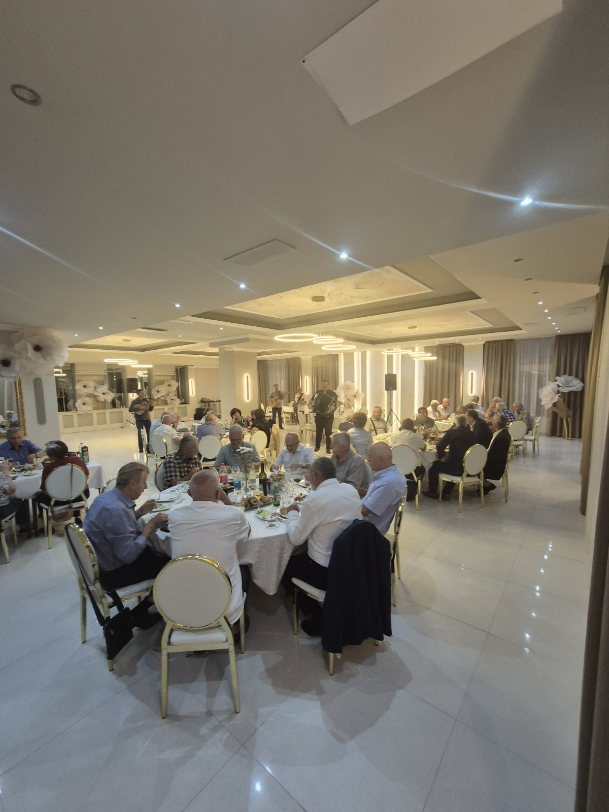50 godina mature prve generacije maturanata u Hotelu Nacional