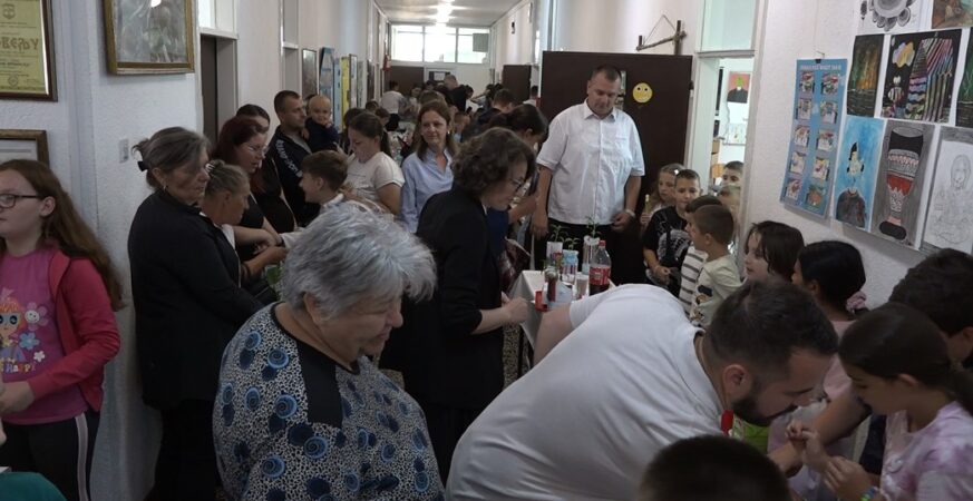 Prnjavor: Odrลพan โPorodiฤni bazarโ u Oล โMiloลก Crnjanskiโ u Potoฤanima (FOTO)