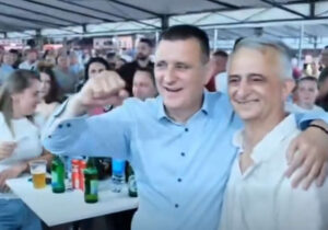 Veselje uz KRAJIŠKU PJESMU: Đajić okupio više od 4.000 ljudi u Prnjavoru VIDEO