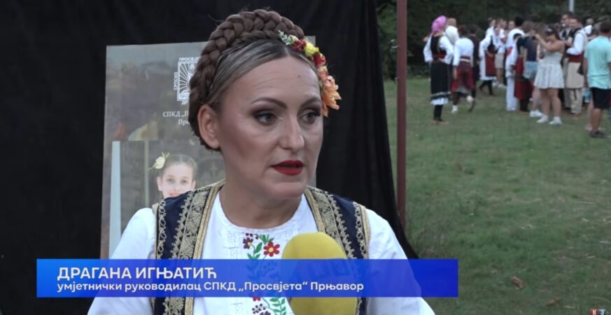 โKolo u mom seluโ okupilo folkloraลกe u Potoฤanima: Tradicija ลพivi, a uspomena na Dajanu Deviฤ traje Prilog TV K3