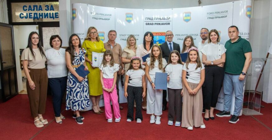 Nagraฤeni vlasnici najureฤenijih dvoriลกta