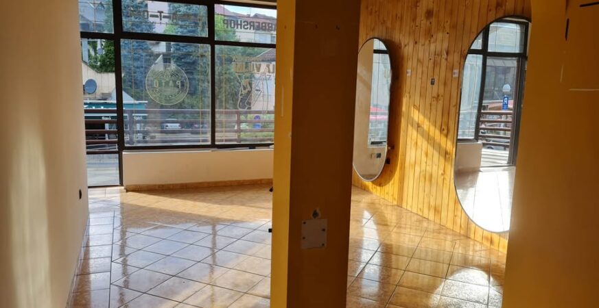 Izdaje se poslovni prostor na Trgu srpskih boraca