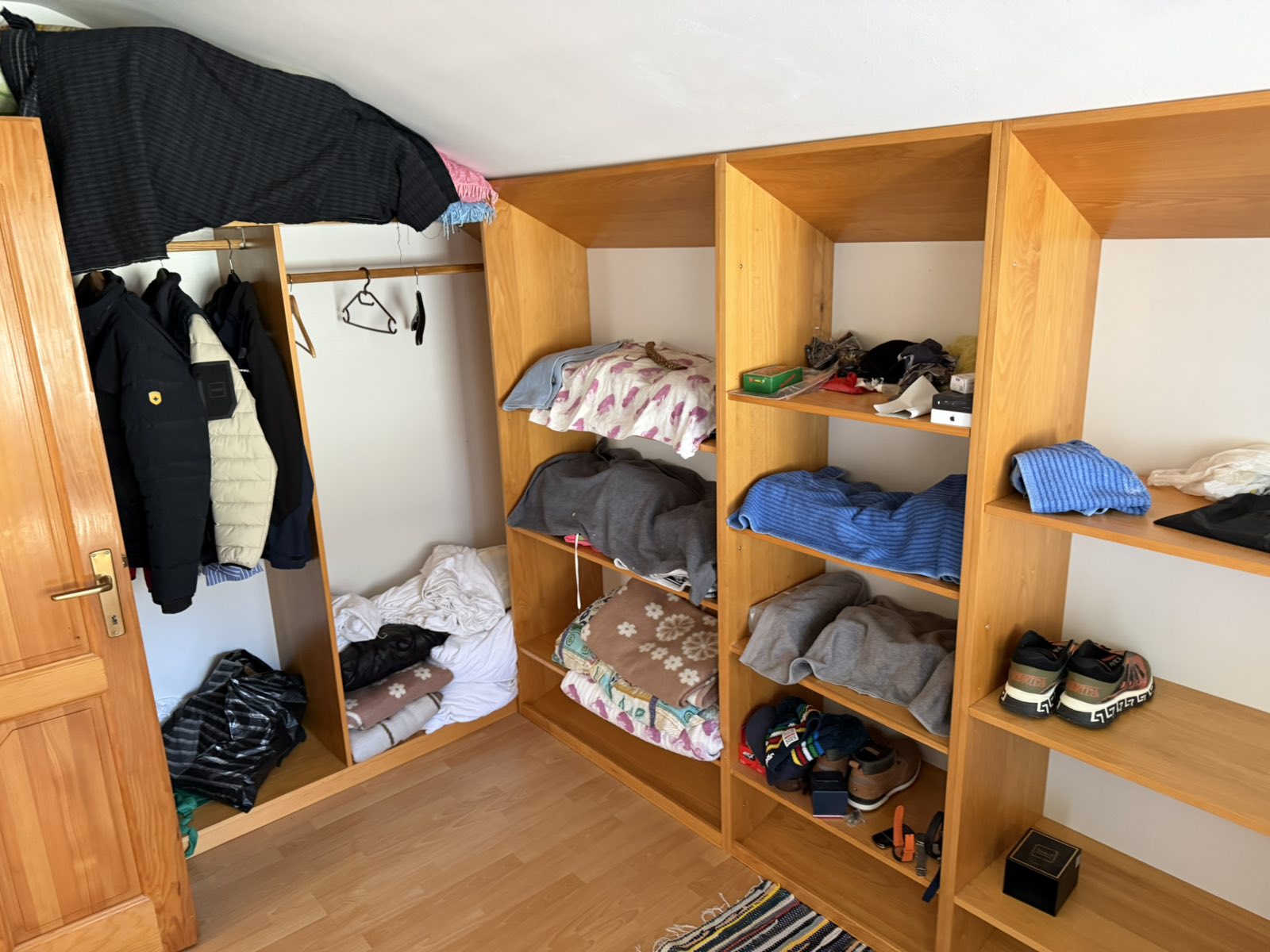 Na prodaju imanje sa dvije kuće – plac 590 m², kompletno uređeno i useljivo