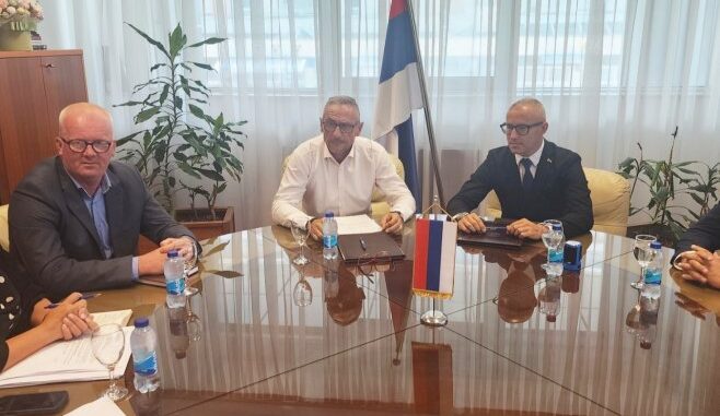 Ostojić i Tomaš potpisali ugovor o kupovini pet stambenih jedinica