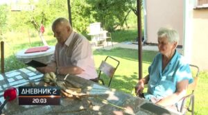 Uprkos suši u Galjipovcima kod Prnjavora uzgojena glavica bijelog luka od pola kilograma prilog RTRS