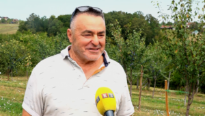 Dragan Pupovac: Dalmacija u srcu, zavičaj u voćnjaku na prnjavorskoj zemlji