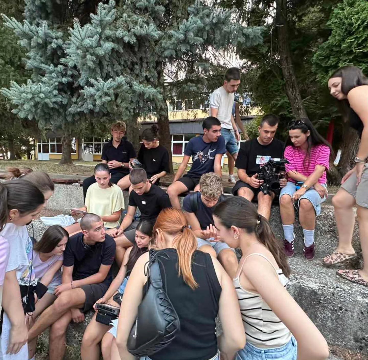Polaznici Ljetne škole filma na terenu u Prnjavoru (FOTO)