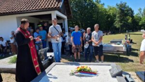 Sačuvan dio prošlosti: U Donjim Vijačanima obnovljen spomenik borcima NOB-a (FOTO)