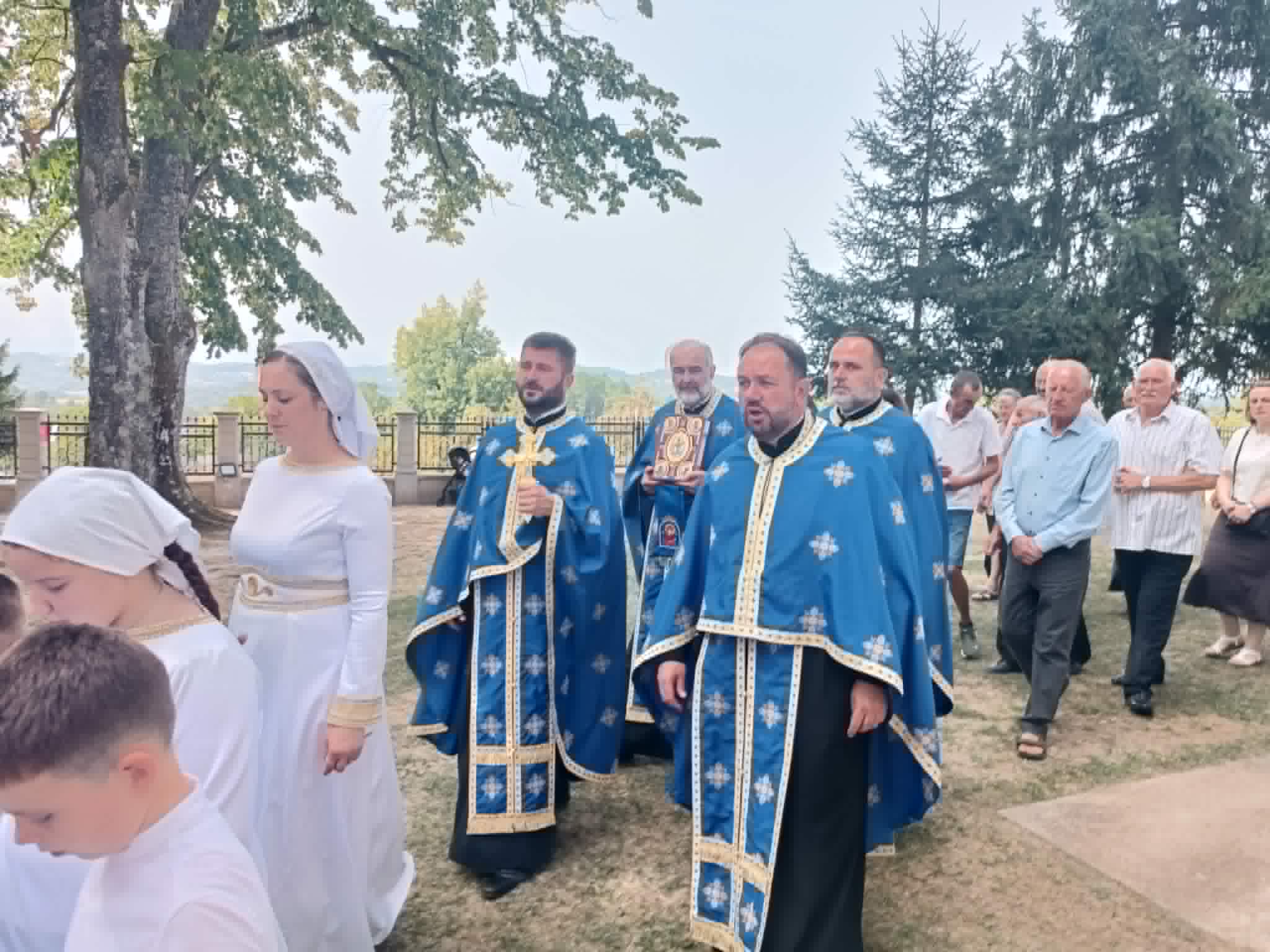 Velika Gospojina okupila Vijačane: Proslavljena slava hrama u Donjim Vijačanima (FOTO)