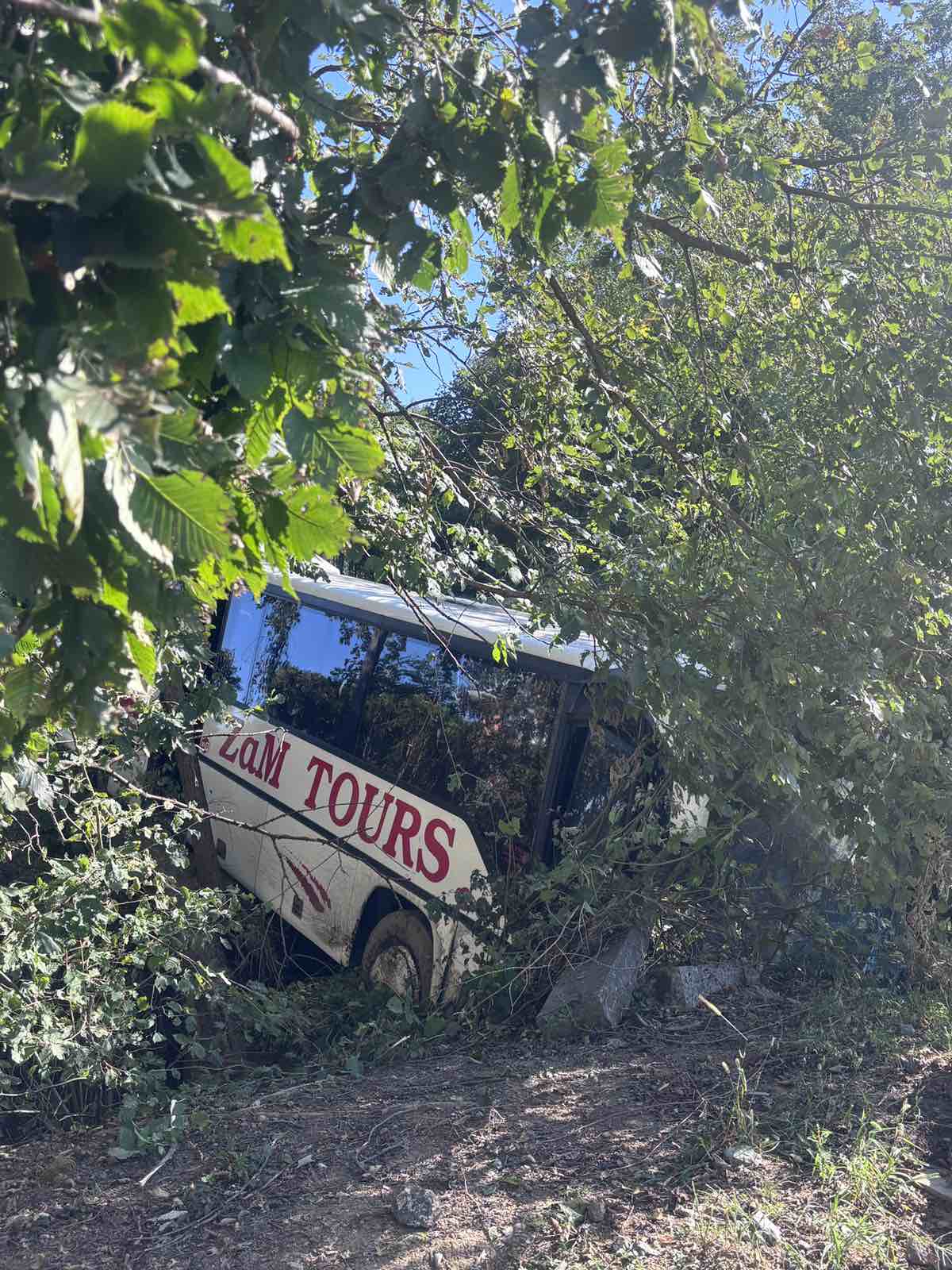 Saobraćajna nezgoda u Galjipovcima: Autobus sletio s puta, ima povrijeđenih VIDEO
