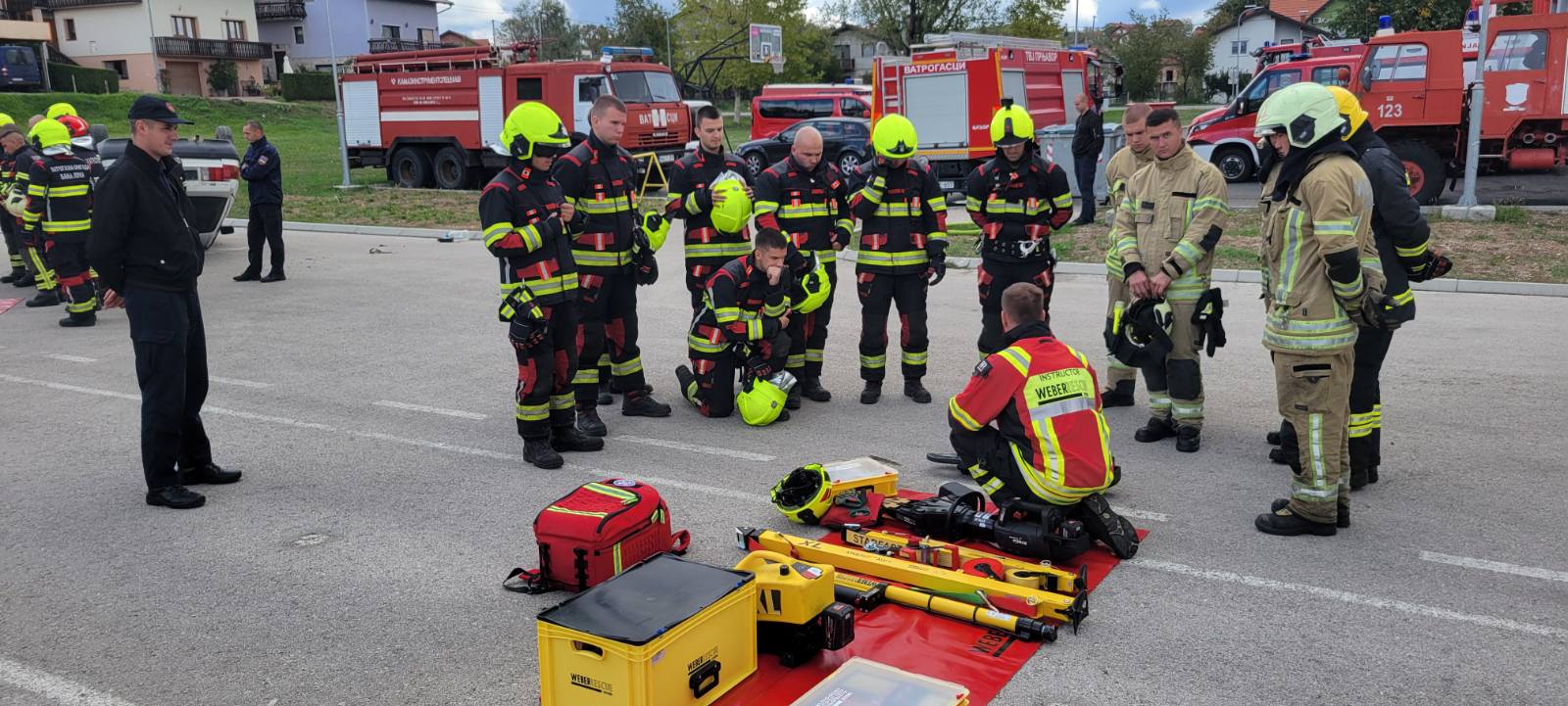 U Prnjavoru održana obuka vatrogasaca za tehničke intervencije u saobraćajnim nezgodama