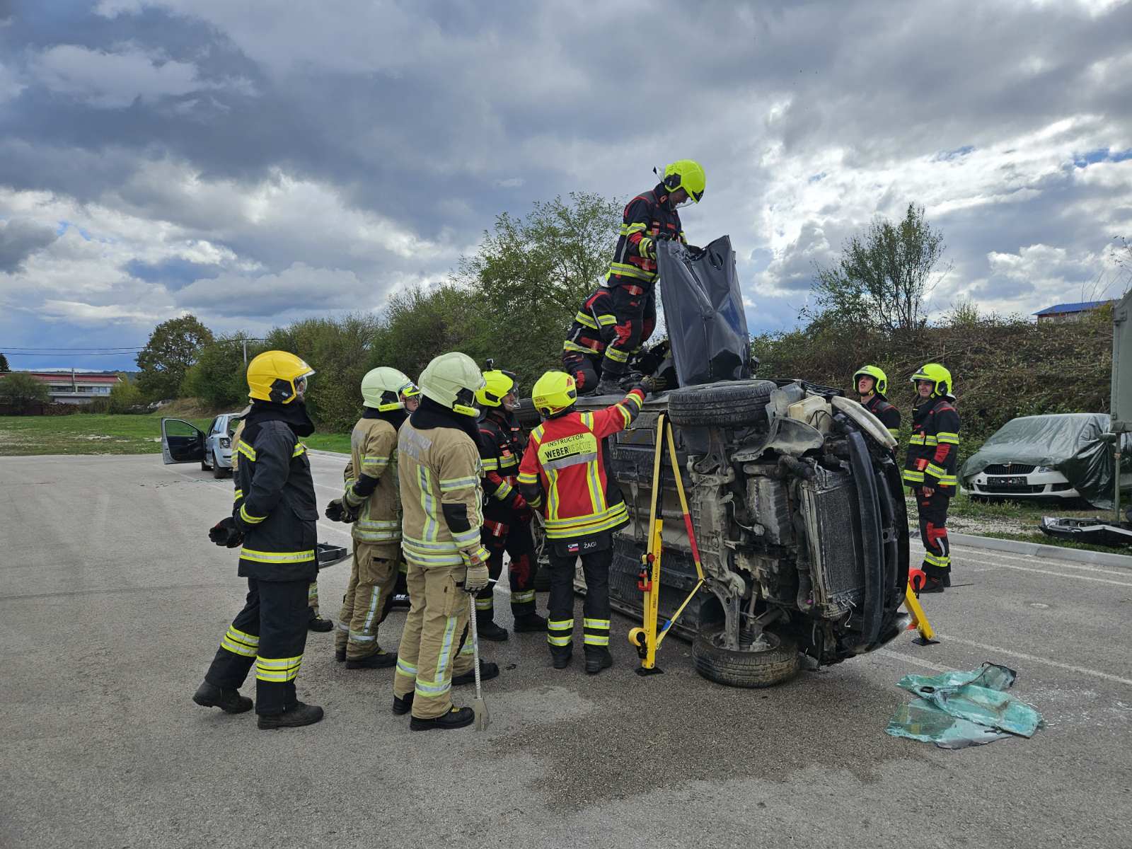 U Prnjavoru održana obuka vatrogasaca za tehničke intervencije u saobraćajnim nezgodama