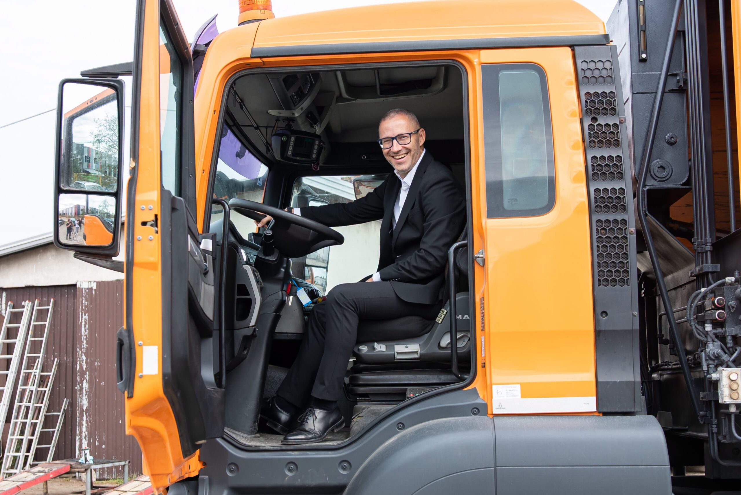 Prnjavor: KP „Park“ bogatije za novo vozilo vrijedno 80.000 KM (FOTO)