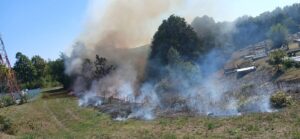 Težak dan za prnjavorske vatrogasce: Šest požara na otvorenom, najteže u Gornjoj Ilovi