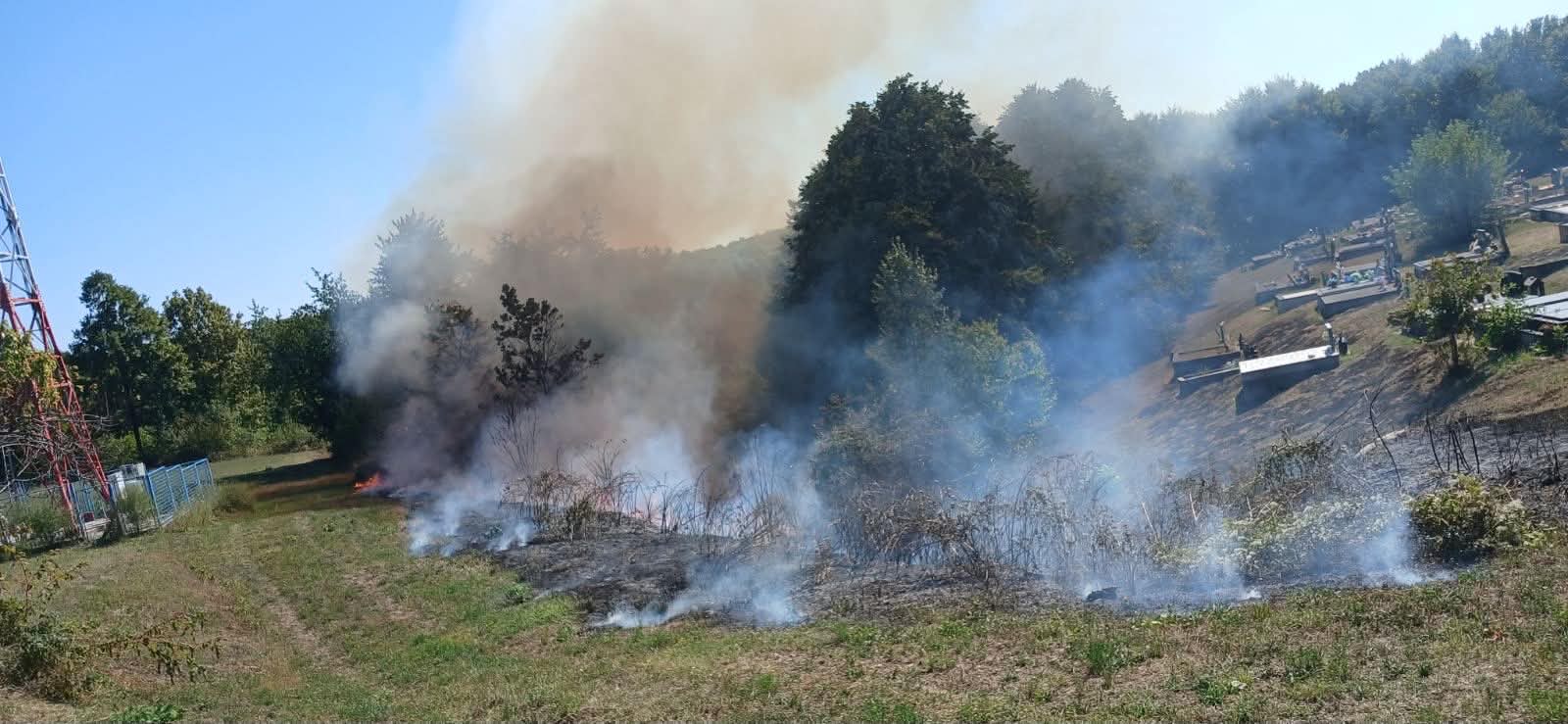 Težak dan za prnjavorske vatrogasce: Šest požara na otvorenom, najteže u Gornjoj Ilovi