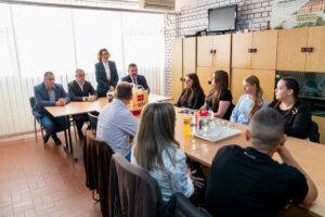 Prnjavorski učenici CSŠ ”Ivo Andrić” se vratili sa nagradnih putovanja noseći impresije: Zahvalili se ministru Klokiću na velikom poklonu (FOTO)