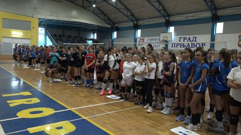 2. “Ukrina kids kup” okupio oko 400 odbojkašica (FOTO)
