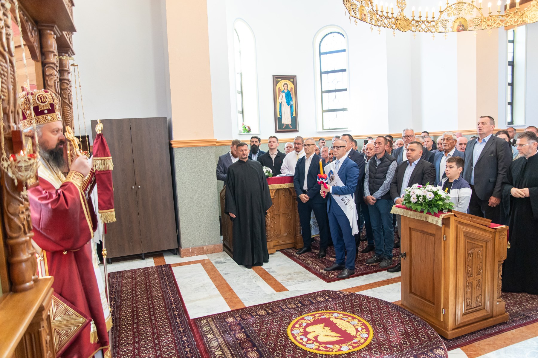 СВЕЧАНО У ХРВАЋАНИМА: Освештан храм Светог Николаја, кум на освећењу градоначелник Дарко Томаш