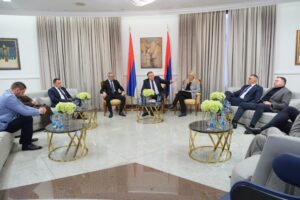 Dodik sa rukovodstvom SNSD-a Prnjavor o rezultatima i daljim aktivnostima
